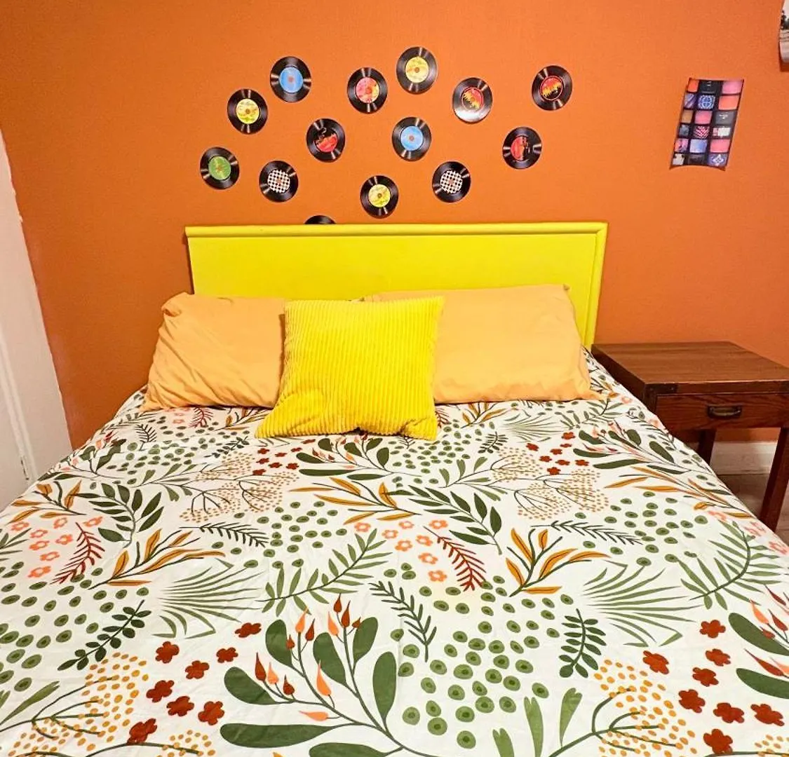 Yellow Pillow Inn Niagara Falls Motel
